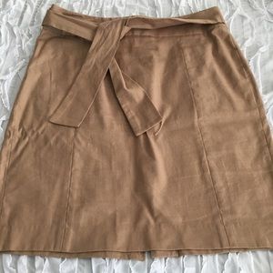 Banana Republic tan skirt